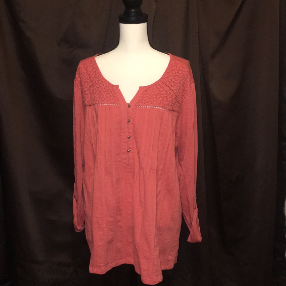 Summer top by Gloria Vanderbilt